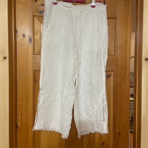 Calvin Klein - Picture 2 of 2